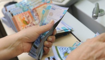 Казахстанские мужчины получают на 21,7% больше, чем женщины